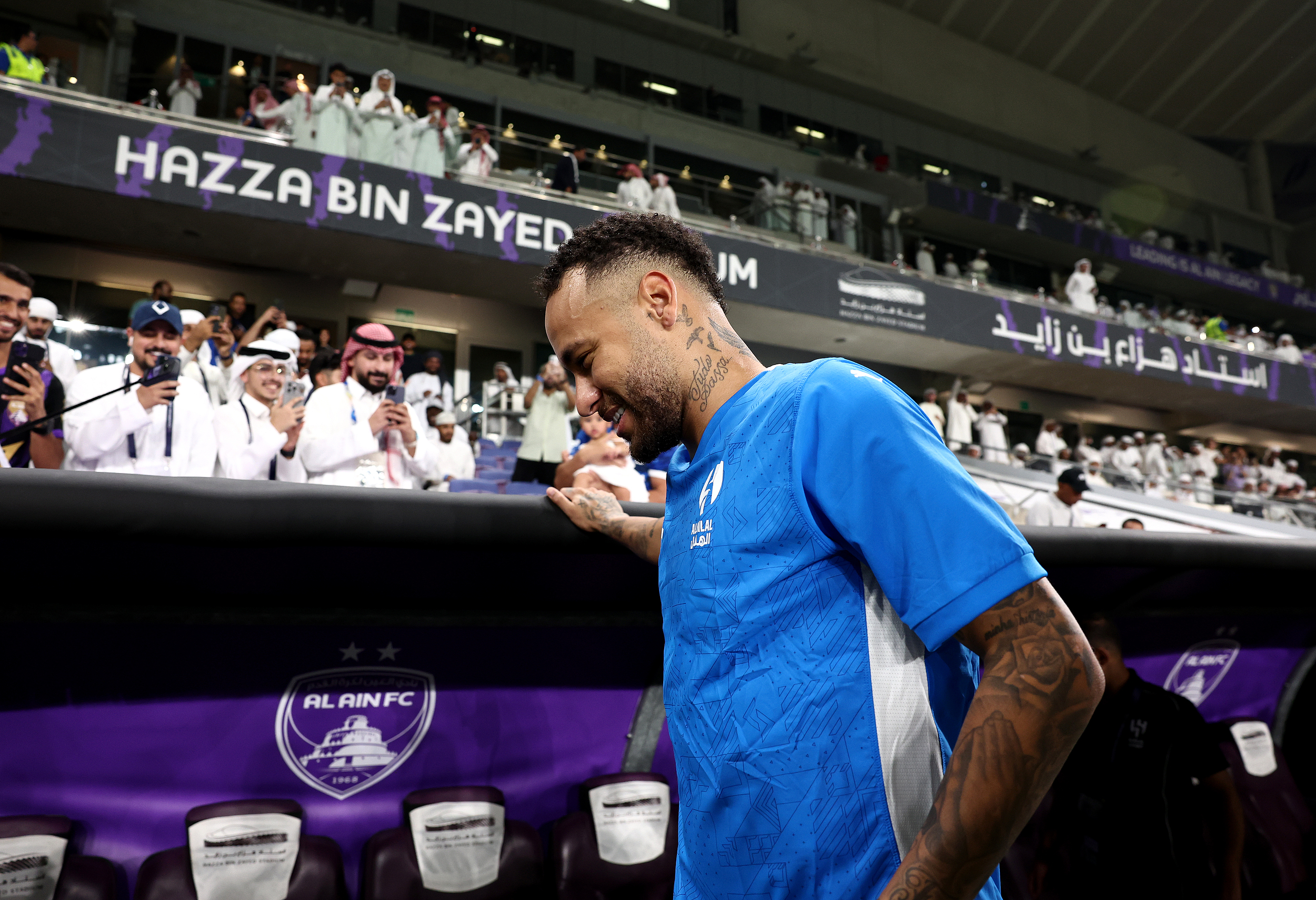 曼联引发争议！，内马尔官方宣布败北新规全场沸腾不已